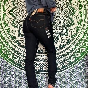 LEVIS jeans 711 • 2 - 26/32